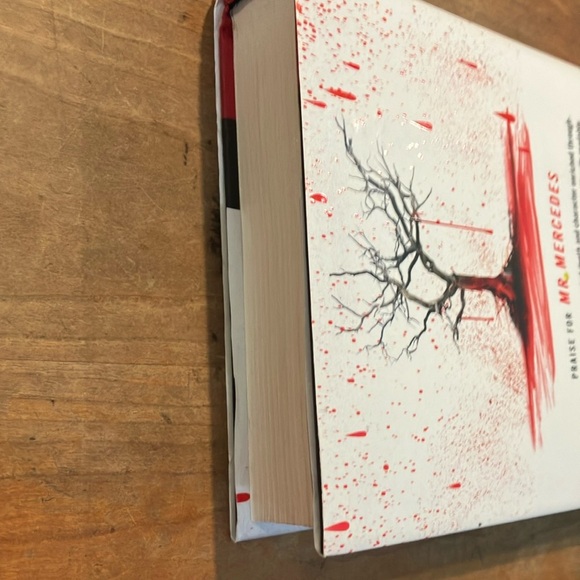 Stephen King 'Finders Keepers' Hardcover Book - Picture 8 of 16